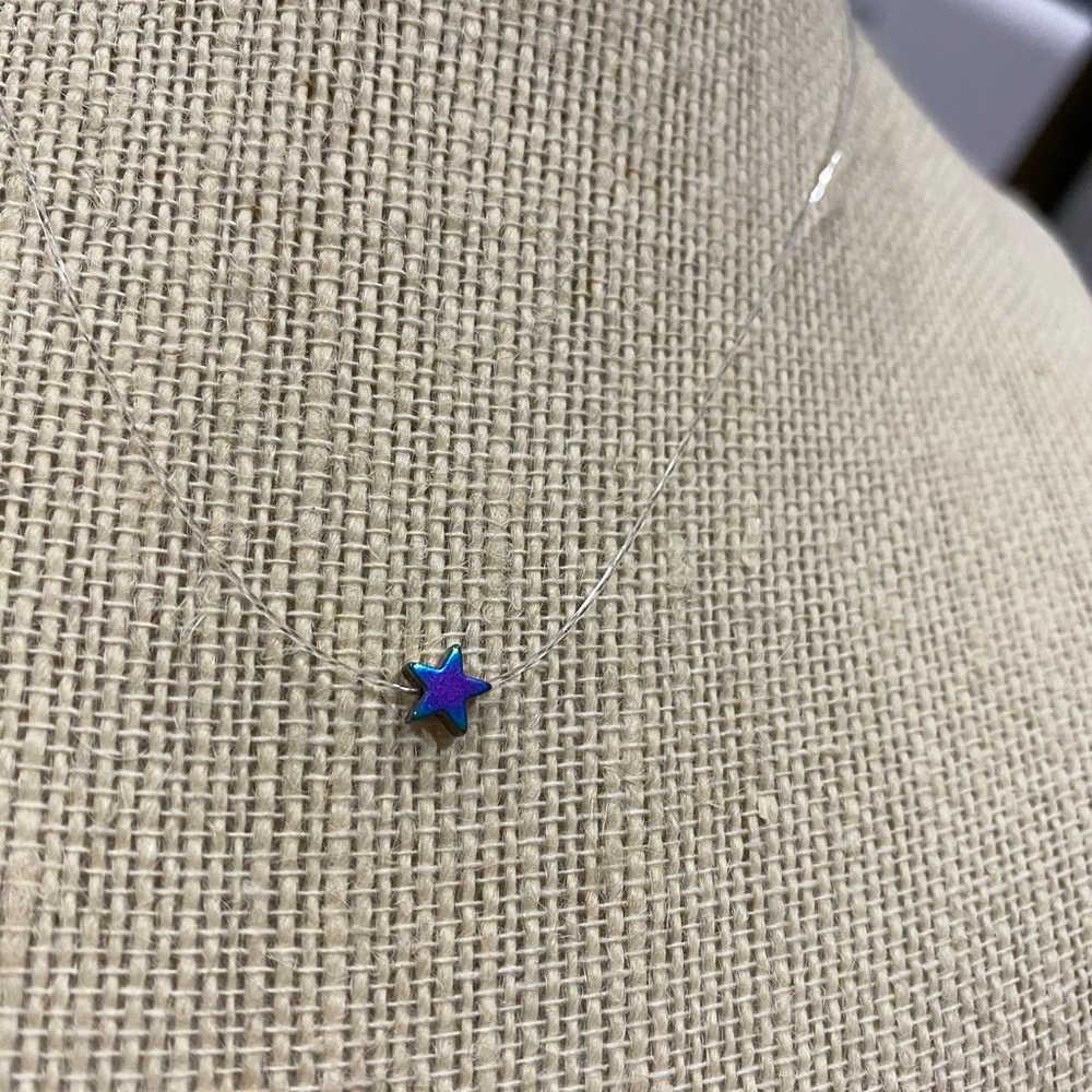 Tiny holographic purple star necklace🌟